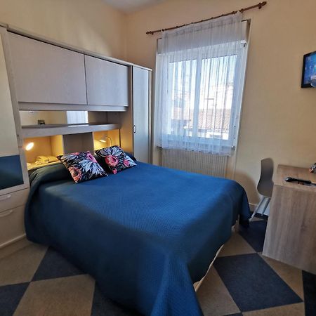 Hotel Le Pasteur 鲁瓦扬 外观 照片