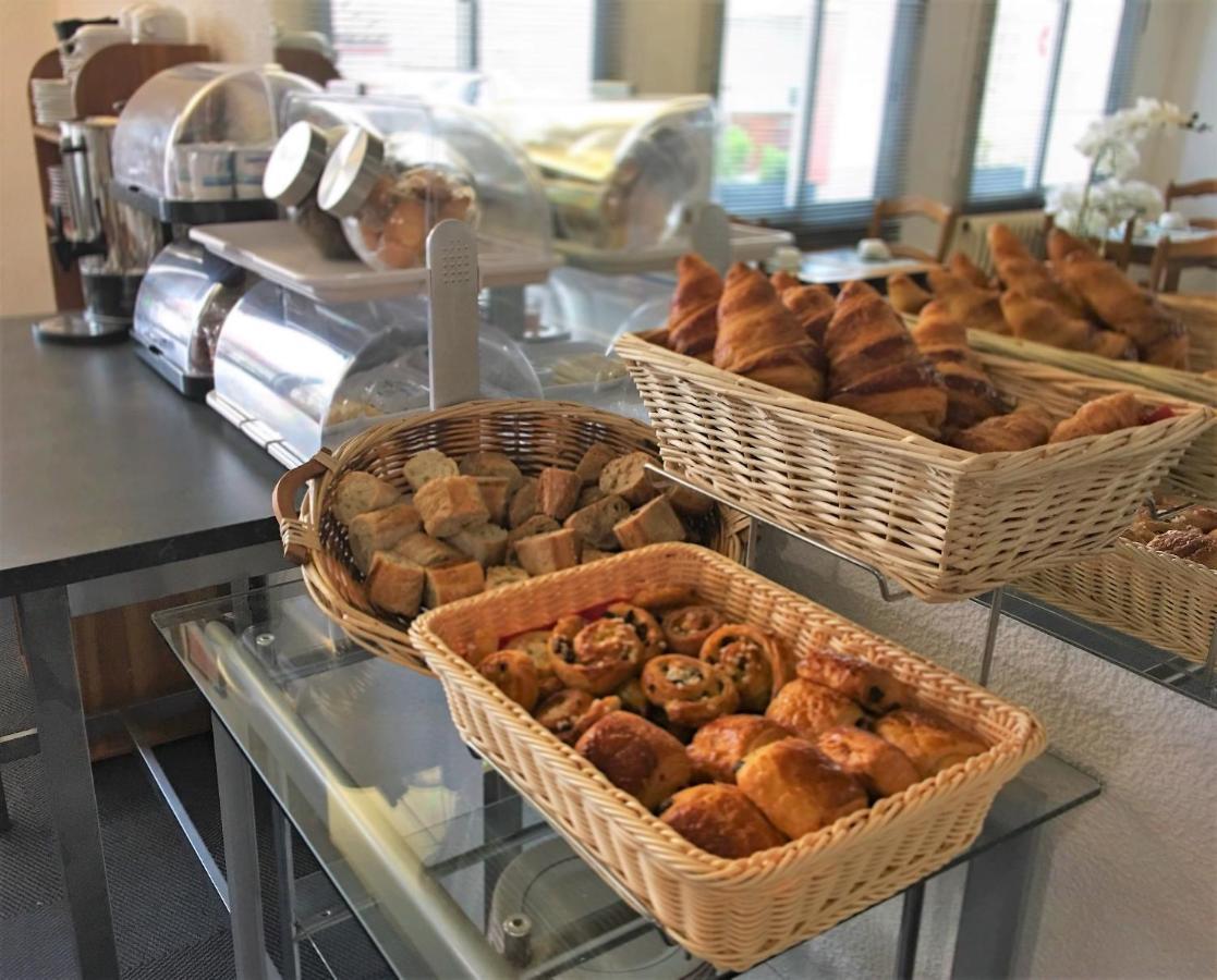 Hotel Le Pasteur 鲁瓦扬 外观 照片