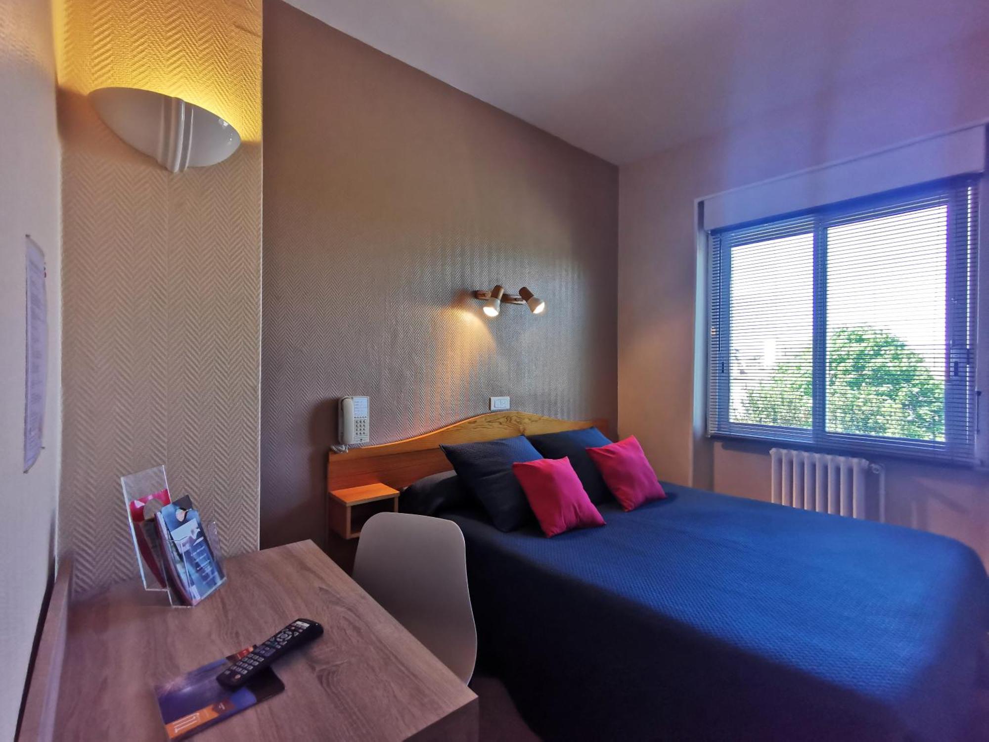 Hotel Le Pasteur 鲁瓦扬 外观 照片
